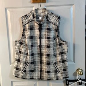 Cjbanks- women vest, size 1X, color: black and white